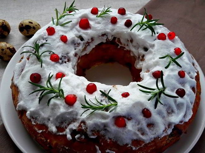 Рецепт кулича с вишней и клюквой