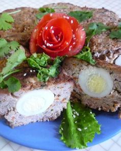 Мясное пасхальное кольцо с яйцами