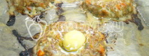 пасхальные мясные колечки с яйцом. Шаг 8