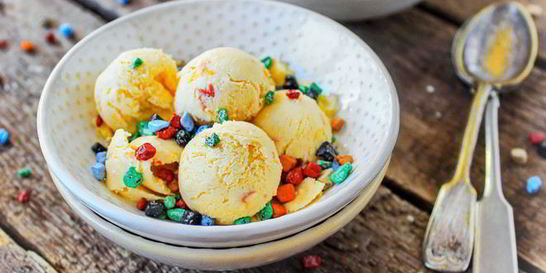 Семифредо из запеченных персиков с кардамоном