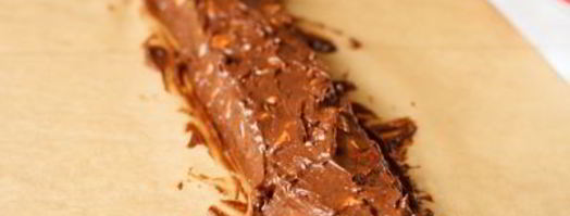 шоколадная колбаса с ромом и фисташками. Шаг 11