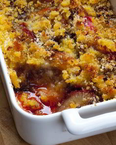 Сливы, запеченные под хрустящей корочкой