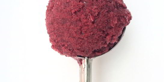 Сорбет с вишней и молотым черным перцем