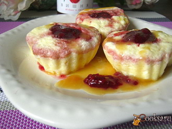 Рецепт парового творожного суфле с вишневым конфитюром