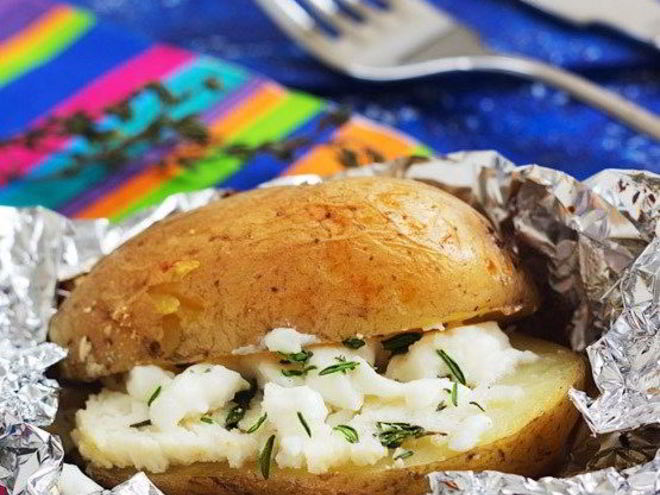 Рецепт печеного картофеля с суфле из тимьяна