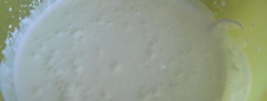 рулет бисквитный с клубнично-сливочным суфле. Шаг 6