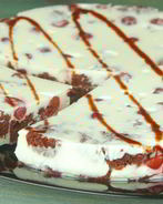 Торт-суфле с бисквитом и вишнями