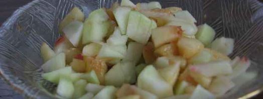 эгроль с персиками и шоколадным соусом. Шаг 3