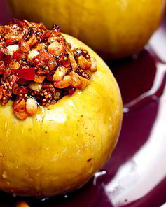 Запеченные яблоки с инжиром