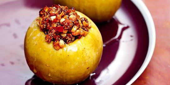 Запеченные яблоки с инжиром