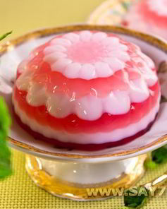 Желе бело-розовое