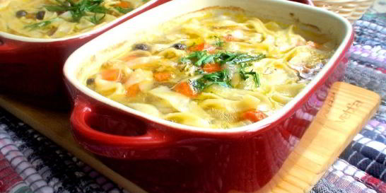 Домашняя лапша в горшочке