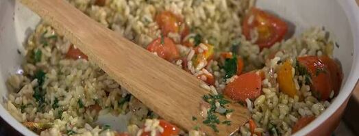 бурый рис с помидорами и запеченными баклажанами. Шаг 10