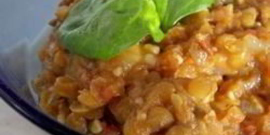 Чечевица с помидорами и карри