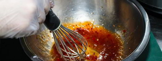 гречневая лапша с кальмарами в кляре и жареными овощами. Шаг 3