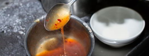 гречневая лапша с кальмарами в кляре и жареными овощами. Шаг 4