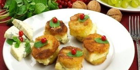 Картофель и сыр с плесенью