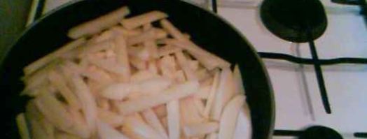 картофель жареный с салатом. Шаг 11