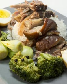 Кхао Ка Муу — рис со свиной ногой