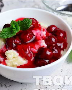 Молочный рис с вишней