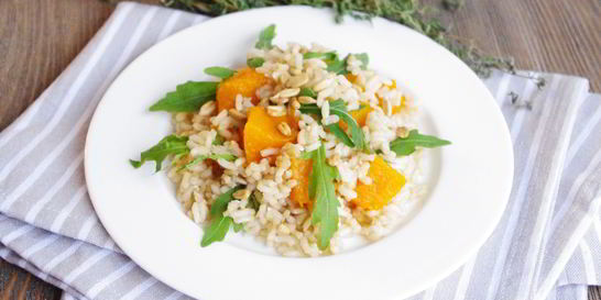 Нешлифованный рис с запеченной тыквой