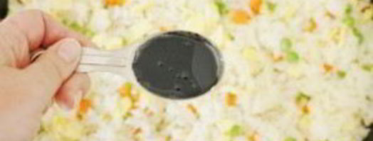 отварной рис с омлетом и овощами. Шаг 5