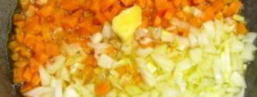 рис с морковью и луком. Шаг 2