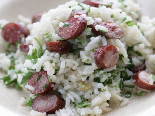 Рецепт риса с сельдереем и острыми колбасками