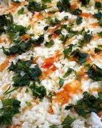 Рис с яйцом и сладким соусом чили