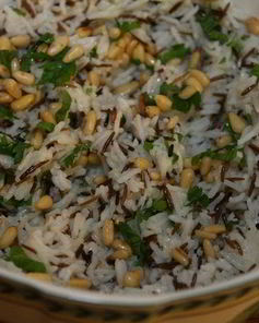 Рис с зеленью и орехами