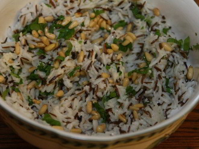 Рецепт риса с зеленью и орехами