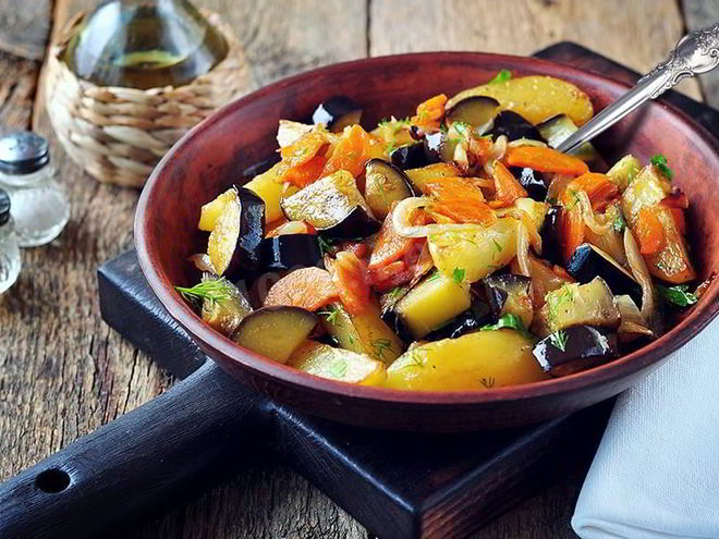 Рецепт жареной картошки с баклажанами