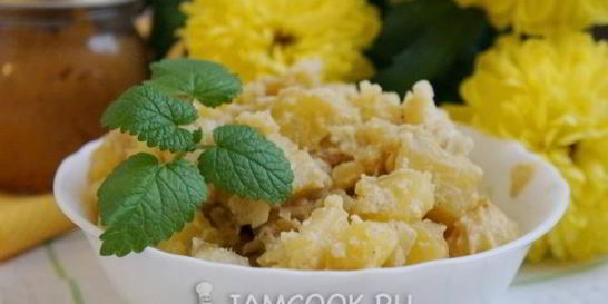 Жареный картофель со сметаной и луком