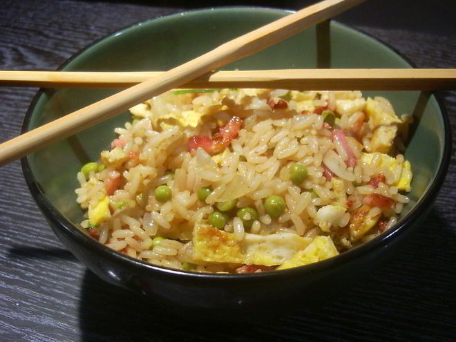 Рецепт жареного риса с омлетом