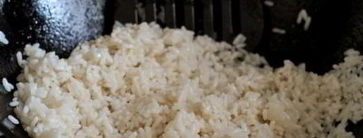 жареный рис с ветчиной и горошком по-китайски. Шаг 3