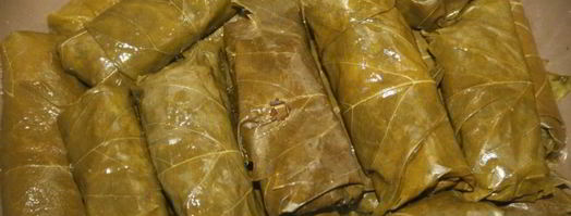 долма из молодых виноградных листьев с начинкой из смешанного фарша. Шаг 7