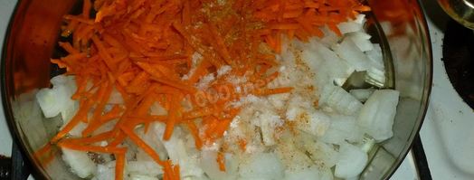 ленивые голубцы с рисом капустой и фаршем в кастрюле. Шаг 5