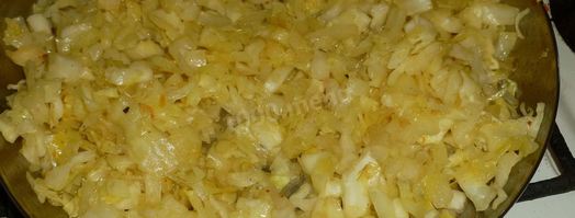 ленивые голубцы с рисом капустой и фаршем в кастрюле. Шаг 10