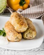 Замороженные голубцы тушеные в кастрюле