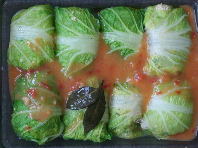 Рецепт запеченных голубцов из пекинской капусты с курицей