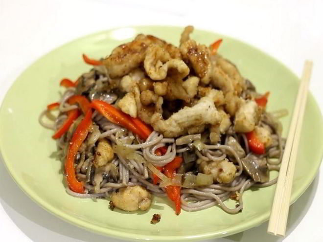 Рецепт гречневой лапши с курицей терияки