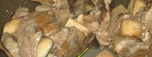 белые грибы, жаренные в сливках. Шаг 4