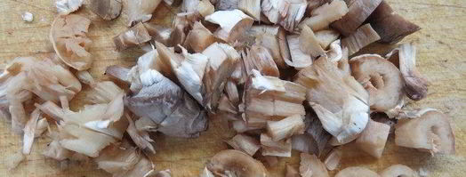 фаршированные шампиньоны под сметанным соусом. Шаг 2