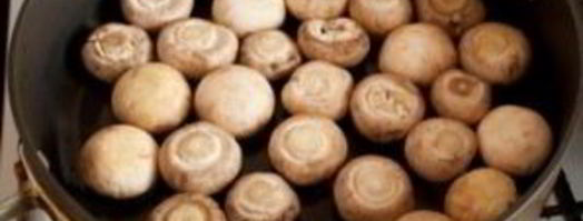 грибы с чесноком. Шаг 2