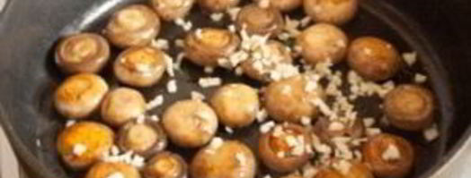 грибы с чесноком. Шаг 4