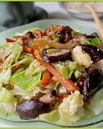 Грибы шиитаке с молодой капустой