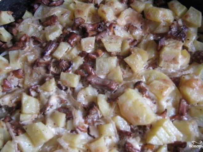 Рецепт лисичек, запеченных под сыром