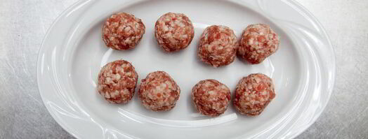 шампиньоны, фаршированные мясом. Шаг 3