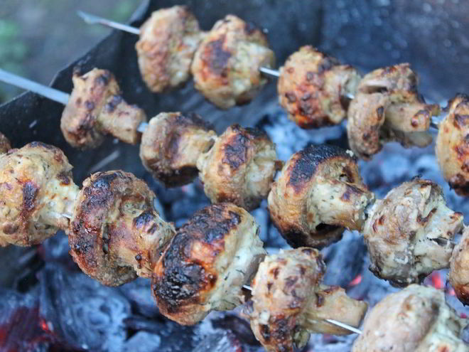 Рецепт шампиньонов на костре