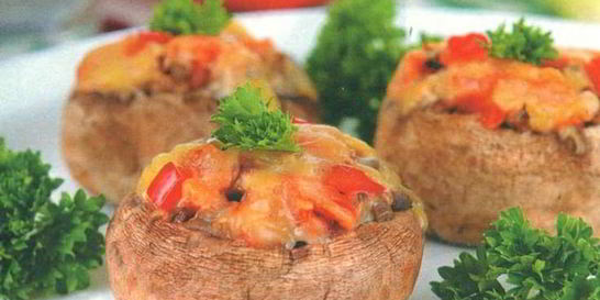 Шампиньоны с помидорами и сыром